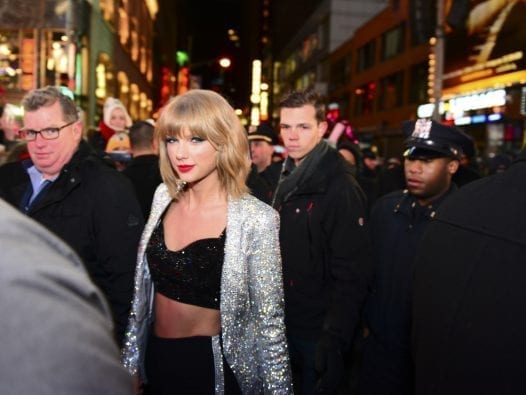 Taylor Swift Sends Check to Fan to Help With Student Loans Fan receives large check from super-star to help pay their student loans.